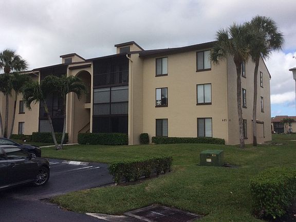 3rd image of 629 Sea Pine Way APT F1