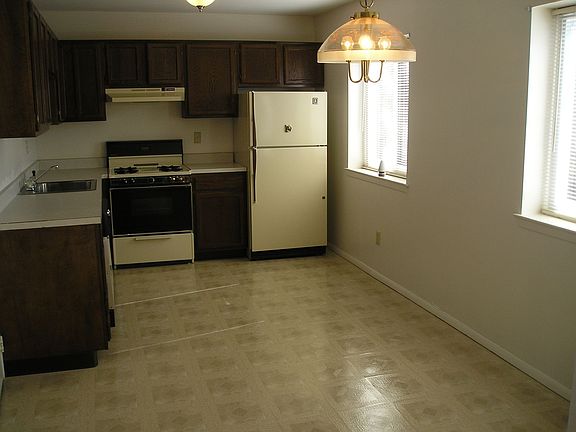 3rd image of 101 Whistler Ct