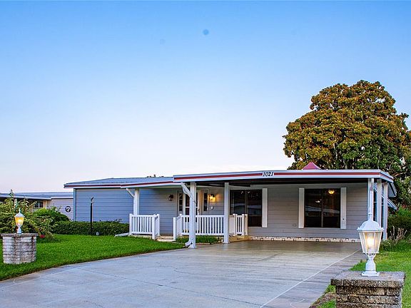 3rd image of 1021 HILLTOP ROAD