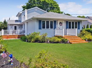 89 Southaven Ave, Medford, NY 11763