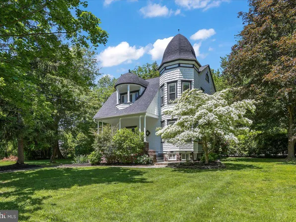 146 Summit Ave, Ewing, NJ 08628