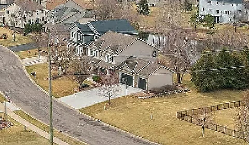 2nd image of 10219 Xenia Ave N