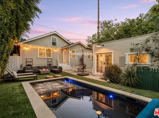 7030 De Longpre Ave, Los Angeles, CA 90028