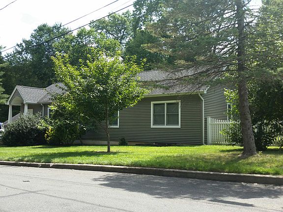 3rd image of 20 Robertson Dr