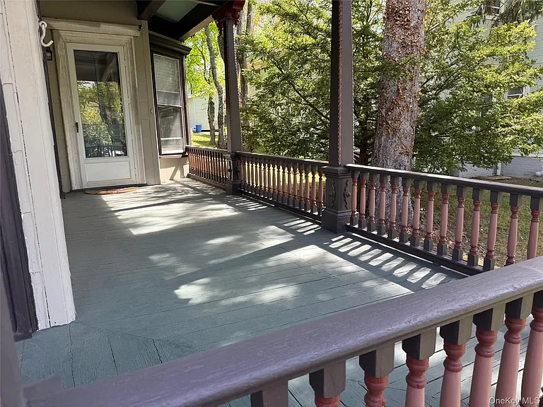 805 Main St — Photo 2