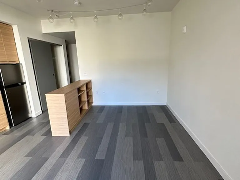 Ferry Street Manor — Photo 13