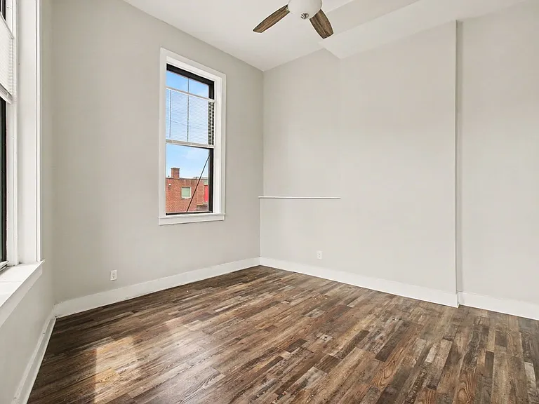 Colerain Apartments in Camp Washington — Photo 14