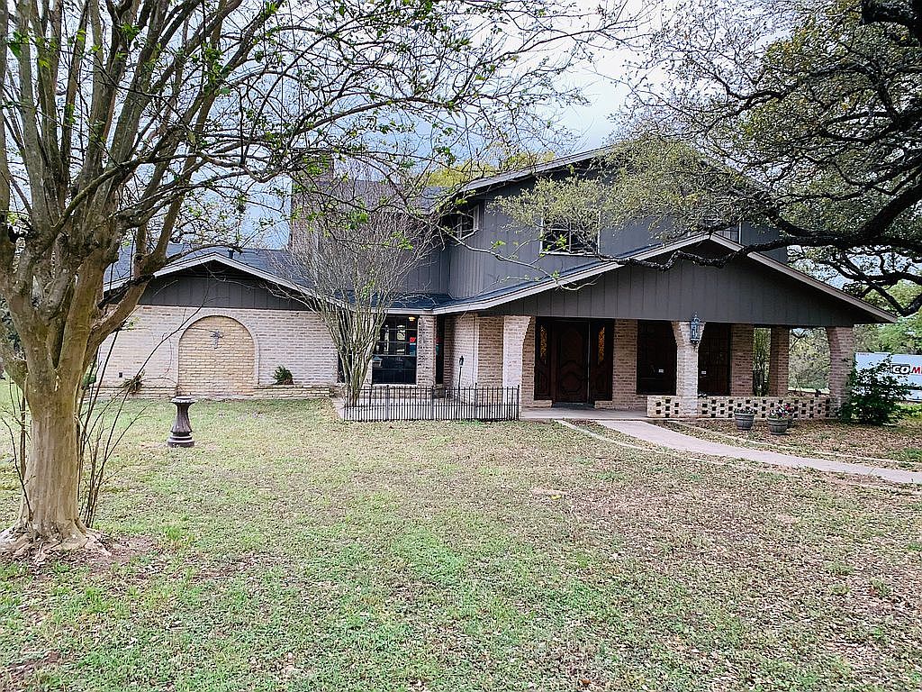 1902 Bentwood Dr, Floresville, TX 78114 Zillow