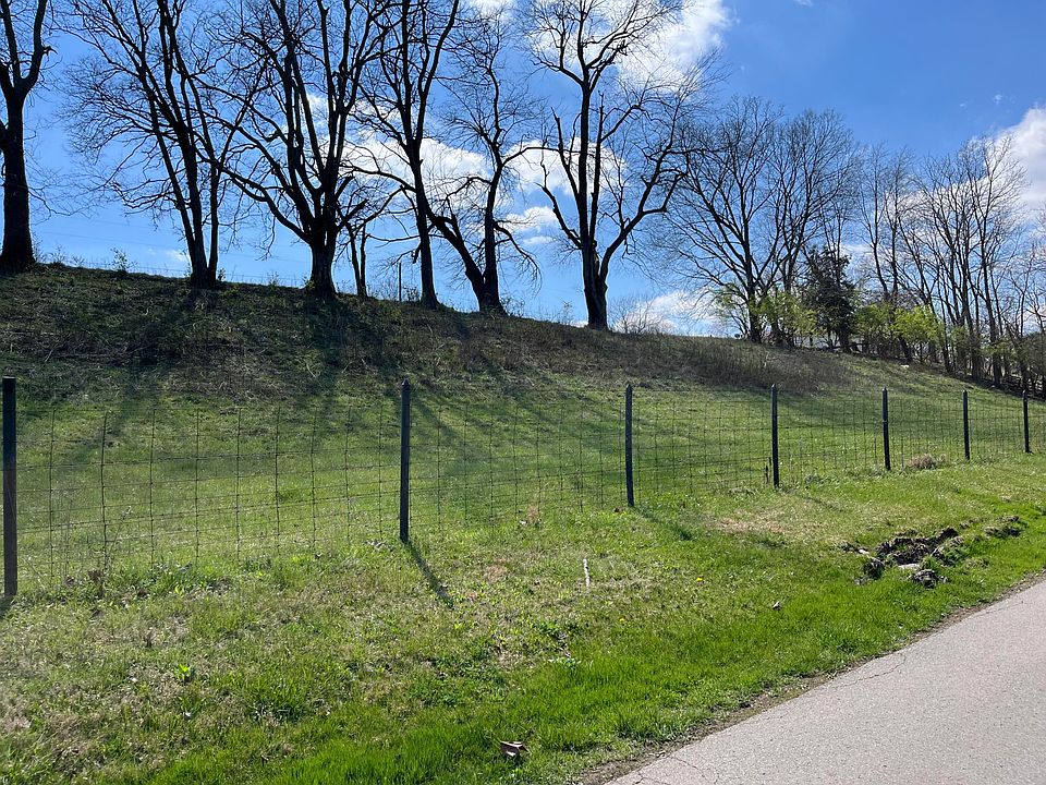 2nd image of 867 Vineyard Rd