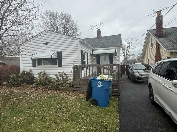 210 Courtland Blvd, Eastlake, OH 44095