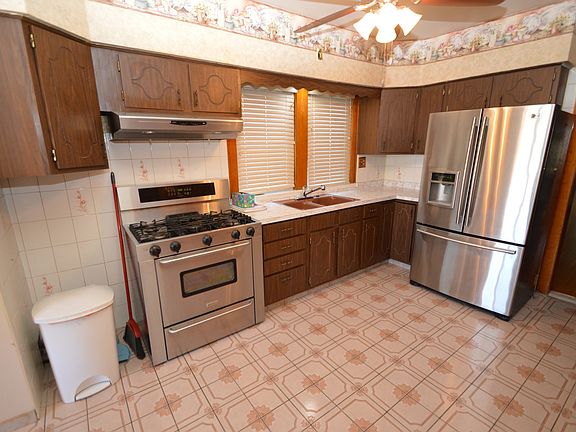 4th image of 3323 N Neenah Ave