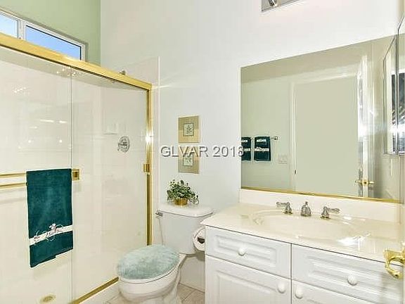 Guest Suite Bathroom