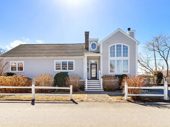 4 Winter Island Rd, Salem, MA 01970