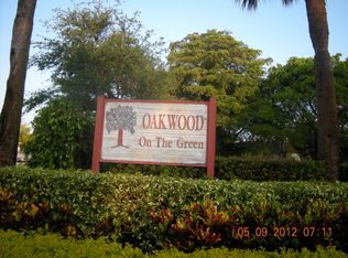 9767 Riverside Dr, Coral Springs, FL 33071