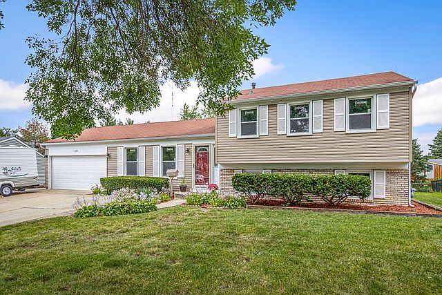 1st image of 221 Alpine Dr