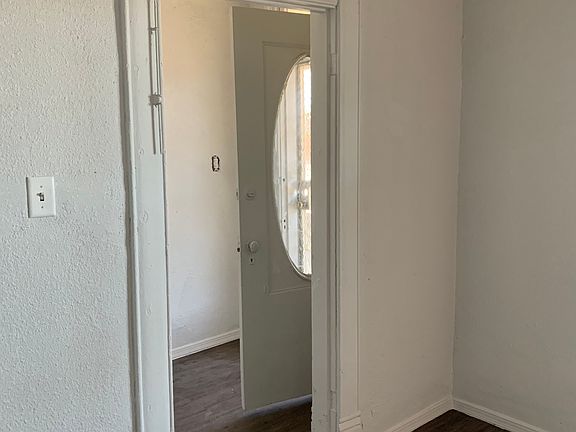 2nd image of 3029 Pera Ave