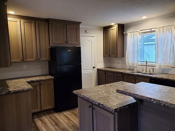 3rd image of 39267 Pueblo Dr #321