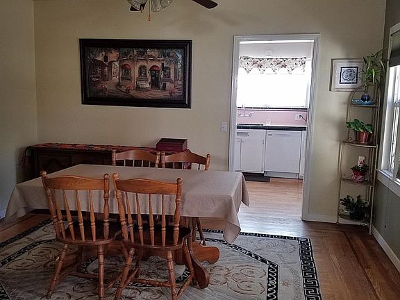 5th image of 130 Rogers Ave