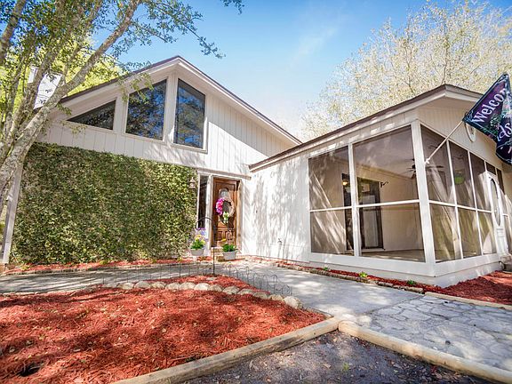 2nd image of 7791 Forest Cir