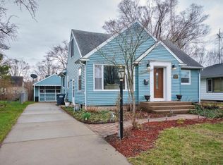 1224 Mohawk Ln, Saint Joseph, MI 49085