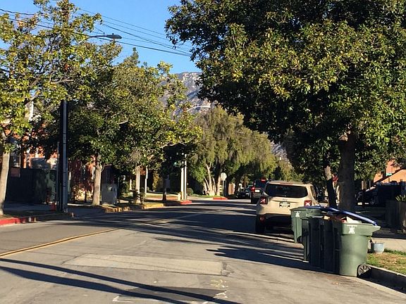 4th image of 454 N Craig Ave