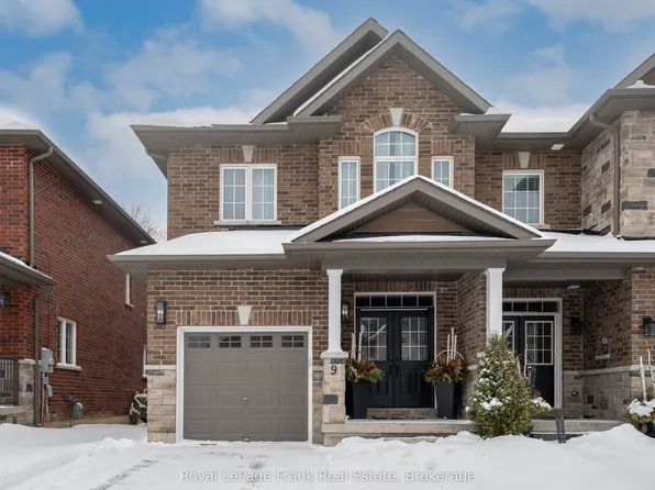 9 Michael Cummings Ct, Uxbridge, ON L9P 0E6