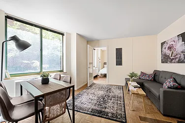 Rented by R New York