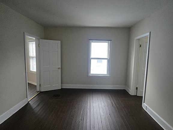4th image of 193 Wickham Ave #2R