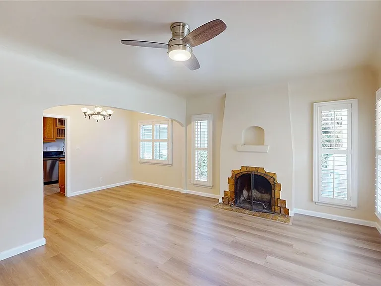 135 N Naomi St — Photo 6