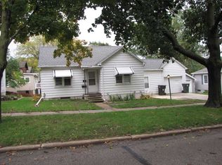 210 Catherine St, Cedar Falls, IA 50613