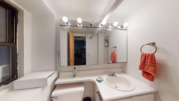 Rented by Bond New York | media 44