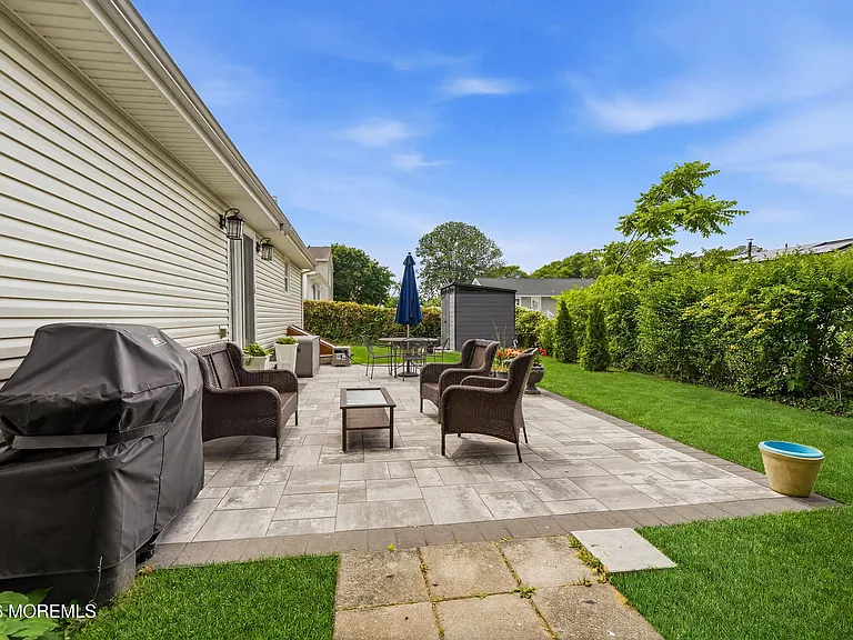 81 Berry Pl — Photo 20
