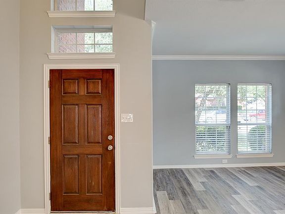 5th image of 8509 Luzerne Dr