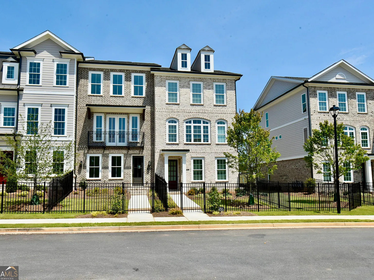 4 bed, 3.5 bath, $3,250 — Photo 1