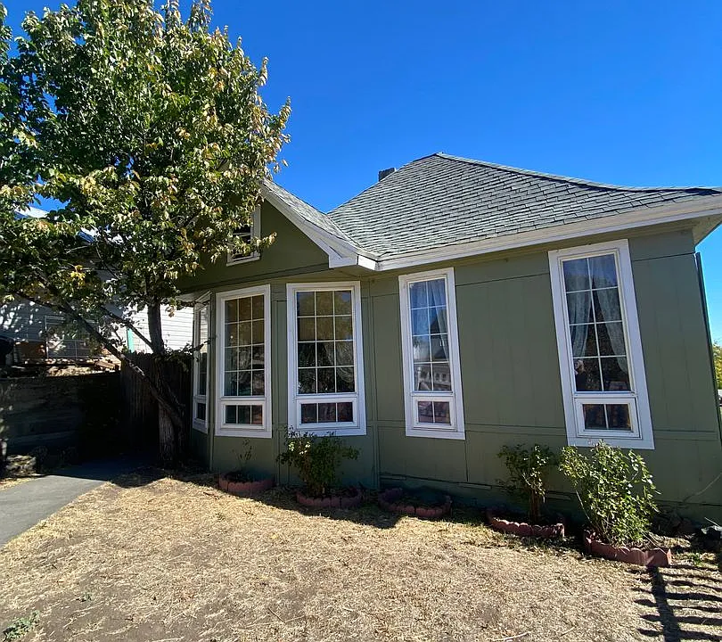 322 Lincoln St