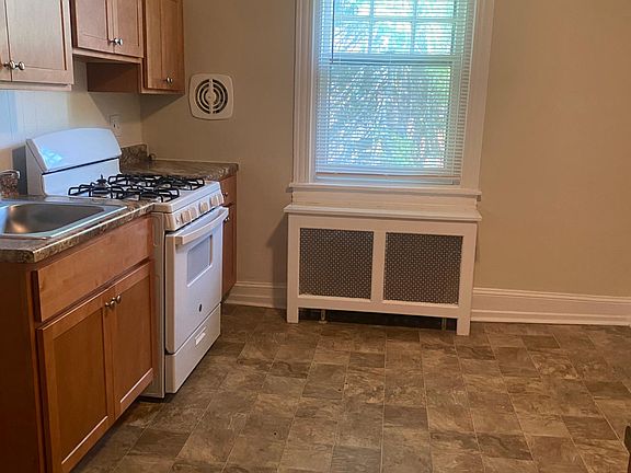 5th image of 8 Owen Ave #3