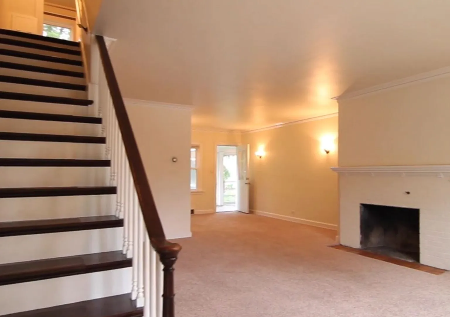 225/227 Summit Ave — Photo 2