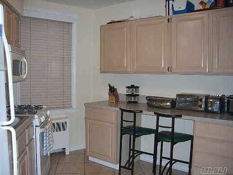 5th image of 70 S Park Ave APT 205