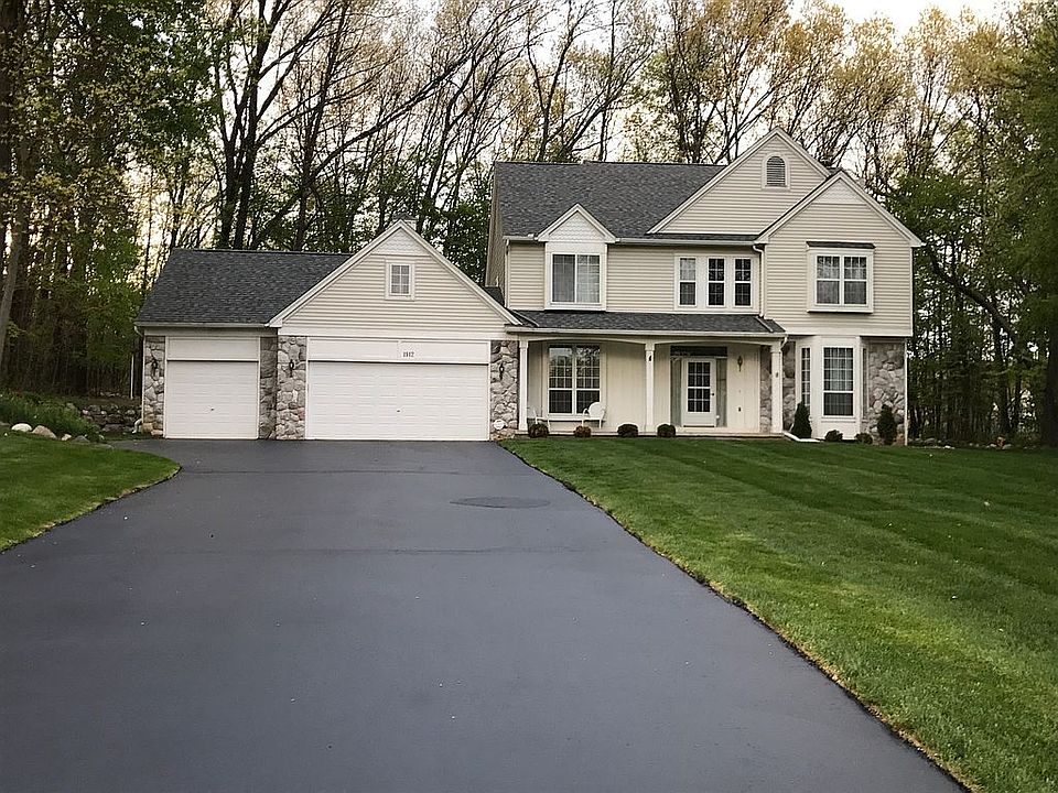 1st image of 1912 Woodridge Ct