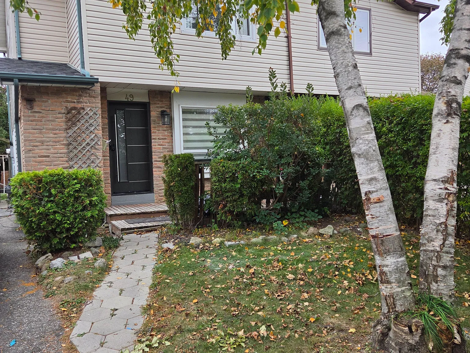 4 bed, $2,950 — Photo 1
