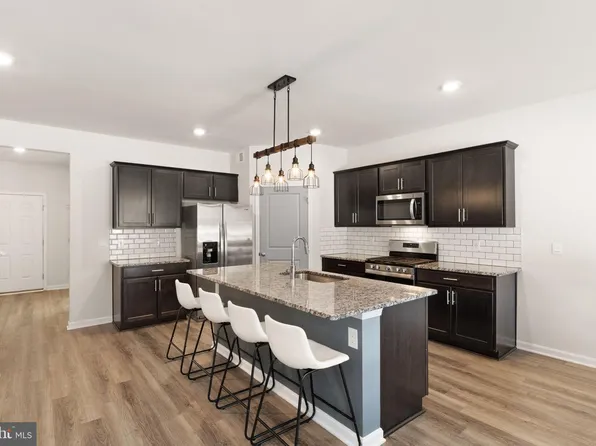 180 Pinewood Rd, Fredericksburg, VA 22405