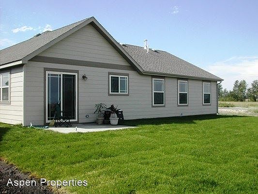 2nd image of 3207 John Deere St