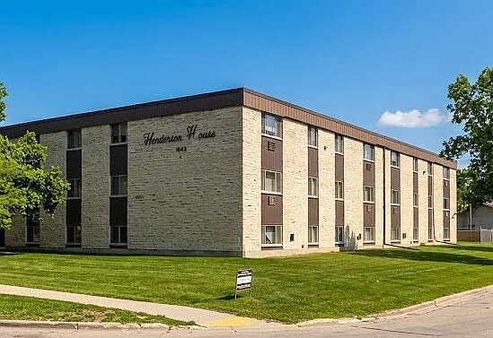 1643 Henderson Hwy #107