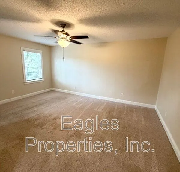 242 N Marion Dr — Photo 20