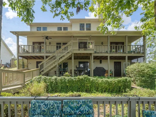 11991 Grandview Dr, Northport, AL 35475