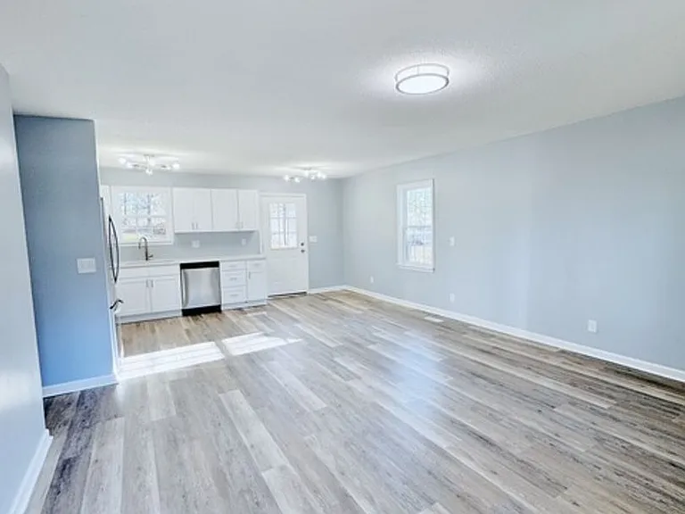 1725 Carr Creek Rd — Photo 3
