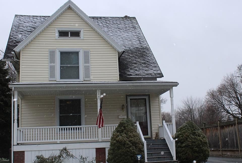 1st image of 344 W Park St