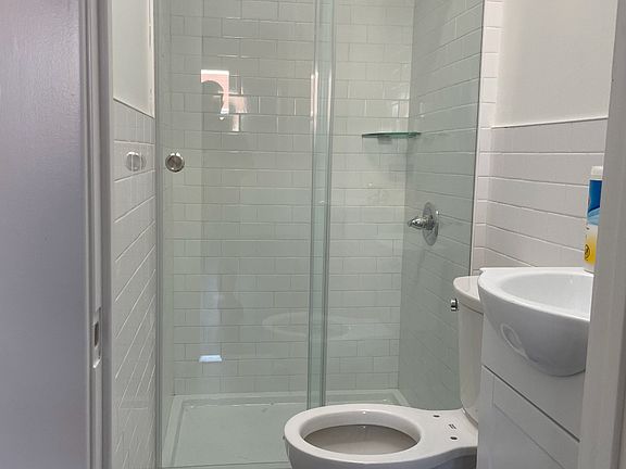 5th image of 120 27th Ave Floor 3