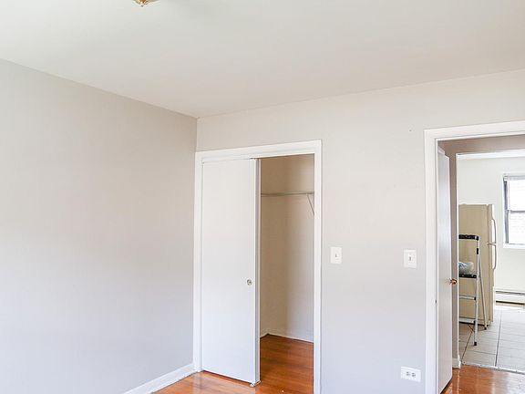 4th image of 1652 W Pratt Blvd APT 2N