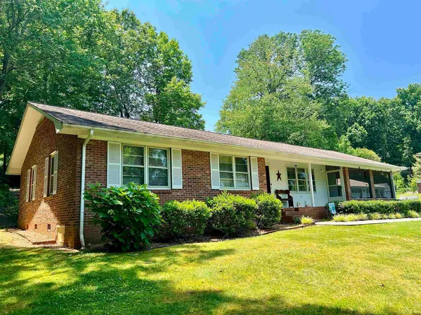 113 Chestnut Rd, Landrum, SC 29356